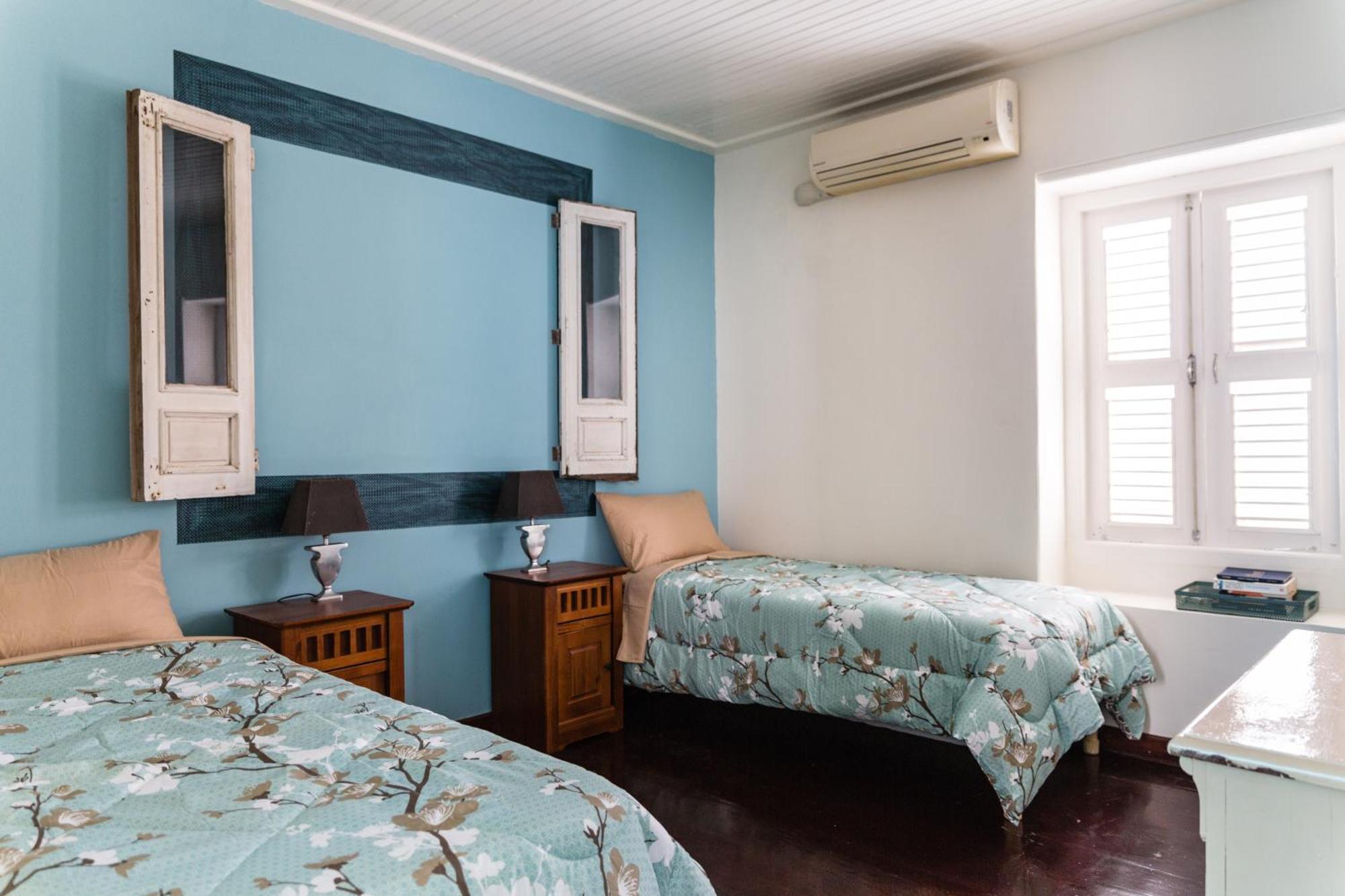 Bario Hotel Willemstad Bilik gambar