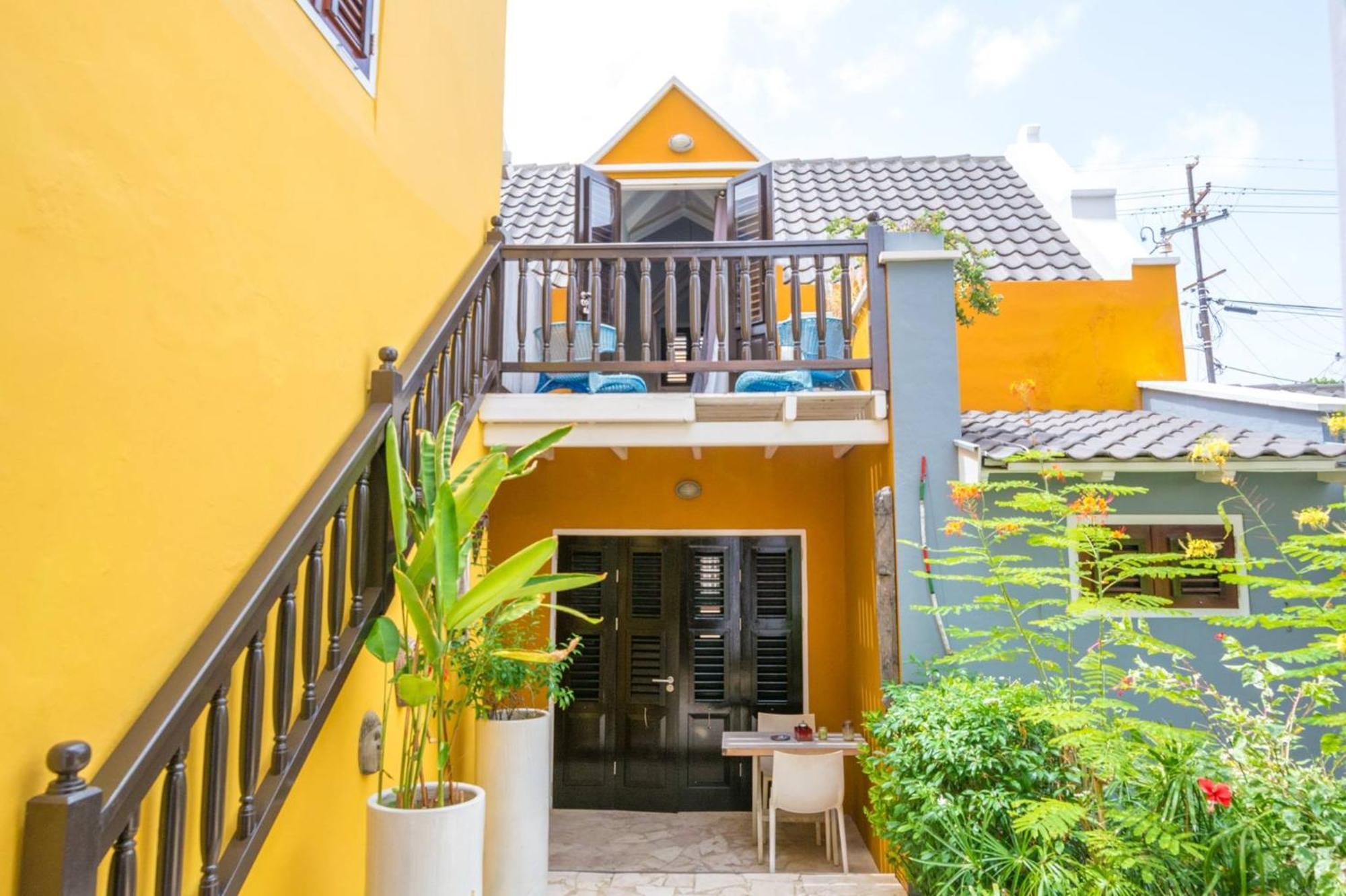 Bario Hotel Willemstad Bilik gambar
